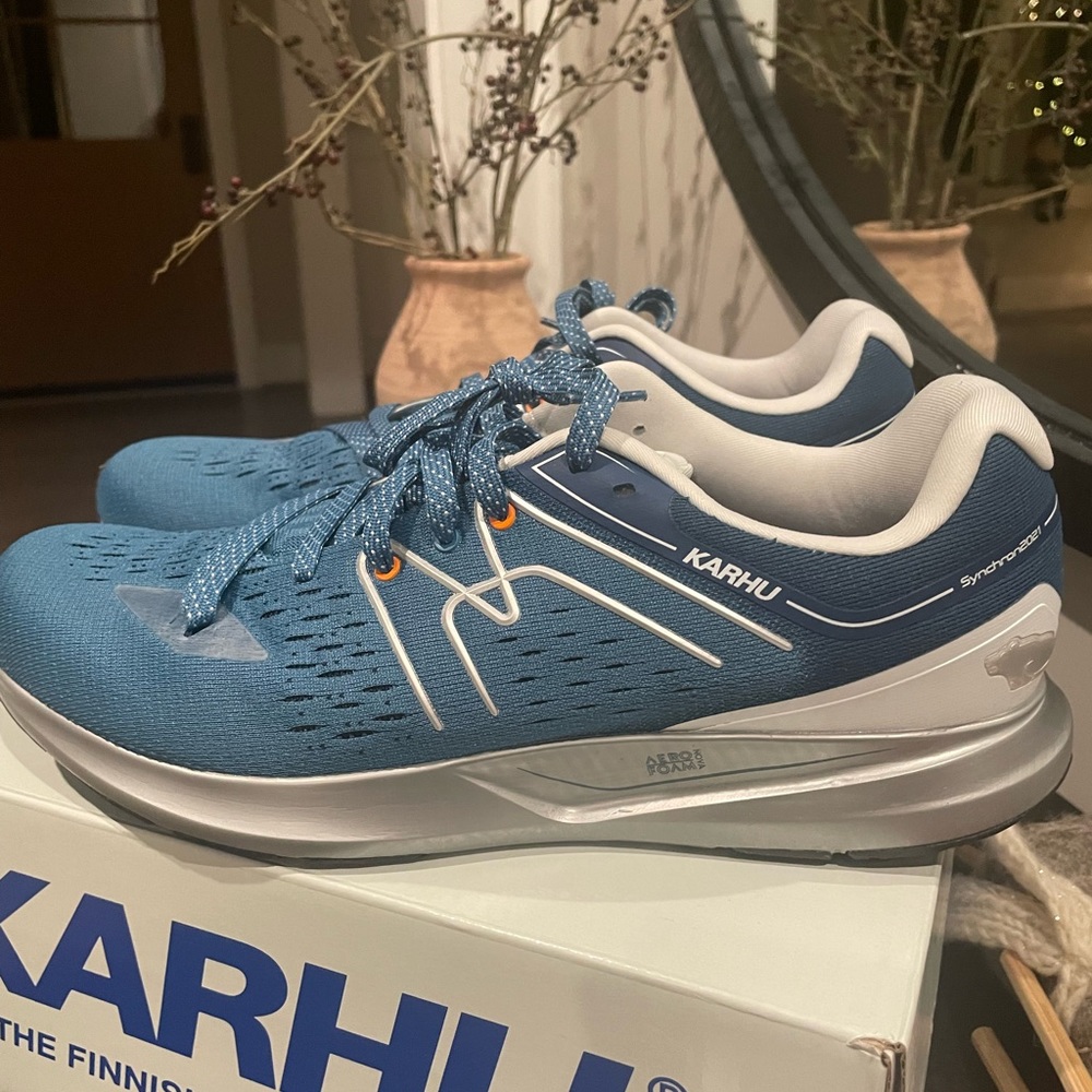 Karhu Men’s Synchron Sneakers NWT